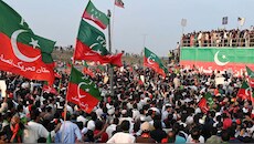 खैबर पख्तूनख्वा में इमरजेंसी से भड़की PTI, इस्लामाबाद की ओर बढ़ा इमरान समर्थकों का सैलाब; शहर में रेड अलर्ट घोषित
