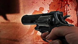 इश्क में खूनी खेल: पुलिस शिकायत से भड़का आशिक, प्रेमिका के घर में घुसकर किया तांडव, चाची की मौत; चाचा गंभीर