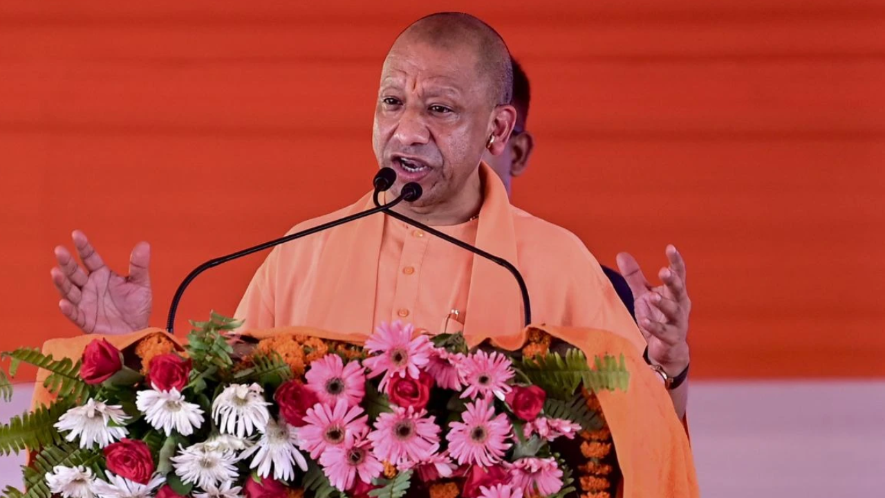 UP News: योगी सरकार का बड़ा तोहफा, 60 हजार ग्राम प्रहरियों का मानदेय ₹1000 बढ़ेगा UP News: योगी सरकार का बड़ा तोहफा, 60 हजार ग्राम प्रहरियों का मानदेय ₹1000 बढ़ेगा