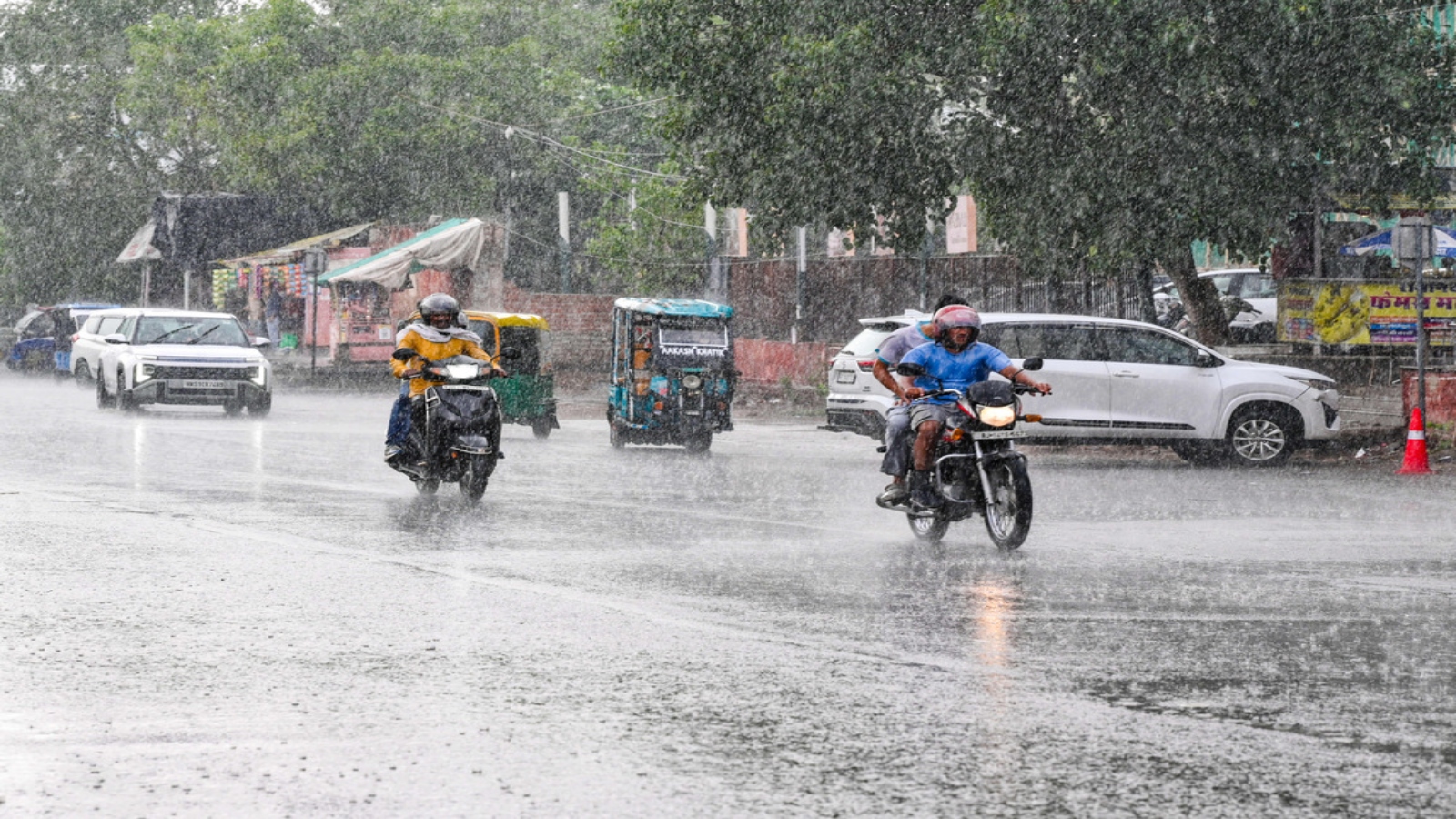राजस्थान में बदला मौसम का मिजाज: 5 जिलों में बारिश और गिरे ओले, 15 अक्टूबर तक आंधी का अलर्ट जारी राजस्थान में बदला मौसम का मिजाज: 5 जिलों में बारिश और गिरे ओले, 15 अक्टूबर तक आंधी का अलर्ट जारी