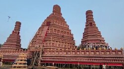 धनबाद में थाईलैंड के 'अरुण टेम्पल' की तर्ज पर बन रहा भव्य पंडाल, शंख और सीप से सज रहा मां का दरबार