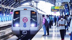 Delhi Metro के यात्रियों के लिए राहत...6 मेट्रो स्टेशनों के गेट फिर खुले, इंटरचेंज सुविधा भी बहाल