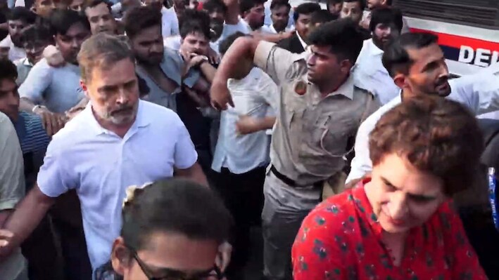 'वोट चोरी' पर अब आर-पार: चुनाव आयोग के खिलाफ इंडी अलायंस ने खटखटाया सुप्रीम कोर्ट का दरवाजा, याचिका दायर