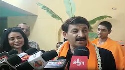 'वे खुद एक विदेशी मां की कोख से जन्मे हैं और संसद में आग लगाना चाहते हैं': मनोज तिवारी का बिना नाम लिए विपक्ष के नेता पर तीखा हमला