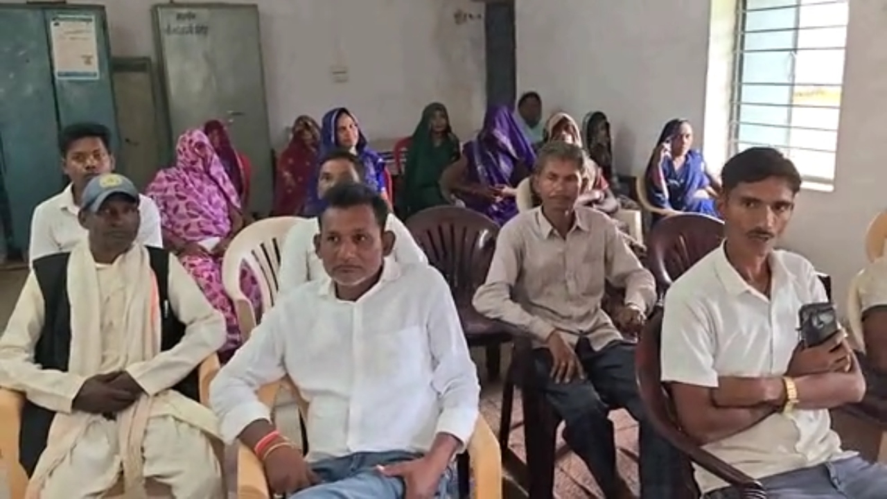 सीधी: सरपंच के खिलाफ अविश्वास प्रस्ताव पर 2 बार क्यों टली कार्रवाई? 14 अक्टूबर को होगा फैसला सीधी: सरपंच के खिलाफ अविश्वास प्रस्ताव पर 2 बार क्यों टली कार्रवाई? 14 अक्टूबर को होगा फैसला