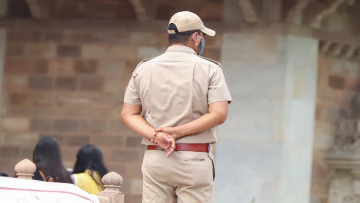 ओवरटेक कर बाइक रोकी, सिर पर चलाई गोली! धौलपुर में फाइनेंस कर्मी से सनसनीखेज लूट