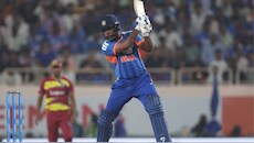 हैदराबाद में सैमसन से सावधान! पिछली बार कूटे थे 111 रन, इस गेंदबाज के खिलाफ 6 छक्के मार किया तहस-नहस