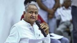 गहलोत बोले- तीन बार CM बनना भी कम है क्या? थैले पर बोले- मेरी फोटो हटाओ, लेकिन इसे बंद मत करो