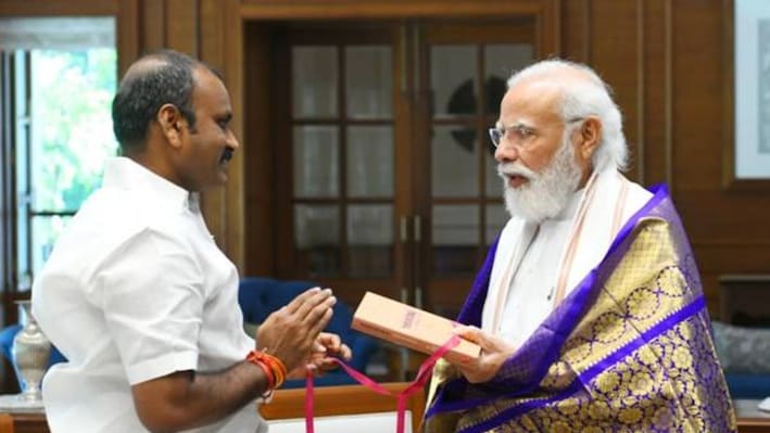केंद्रीय मंत्री ने पद से दिया इस्तीफा, राज्यसभा की सीट भी छोड़ी; PM मोदी को पत्र लिखकर बताई मन की बात