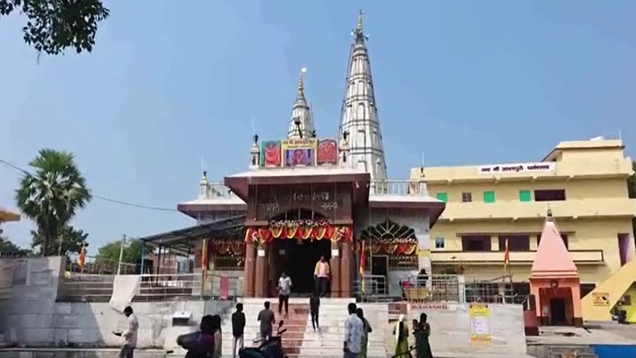 नालंदा का अनूठा मंदिर: जहां नवरात्र के 10 दिनों तक महिलाओं के प्रवेश पर रहती है सख्त पाबंदी, सदियों पुरानी परंपरा आज भी कायम नालंदा का अनूठा मंदिर: जहां नवरात्र के 10 दिनों तक महिलाओं के प्रवेश पर रहती है सख्त पाबंदी, सदियों पुरानी परंपरा आज भी कायम