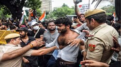 पुलिस, प्रशासन या आयोजक... Delhi में प्रदर्शन की जगह तय करने का अधिकार किसके पास है?