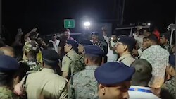 एक ही घर के 7 चिराग बुझ जाने से दहला वैशाली: नाव पलटने से 14 मासूमों की मौत, आक्रोशित लोगों ने जिला प्रशासन और तेजस्वी पर साधा निशाना
