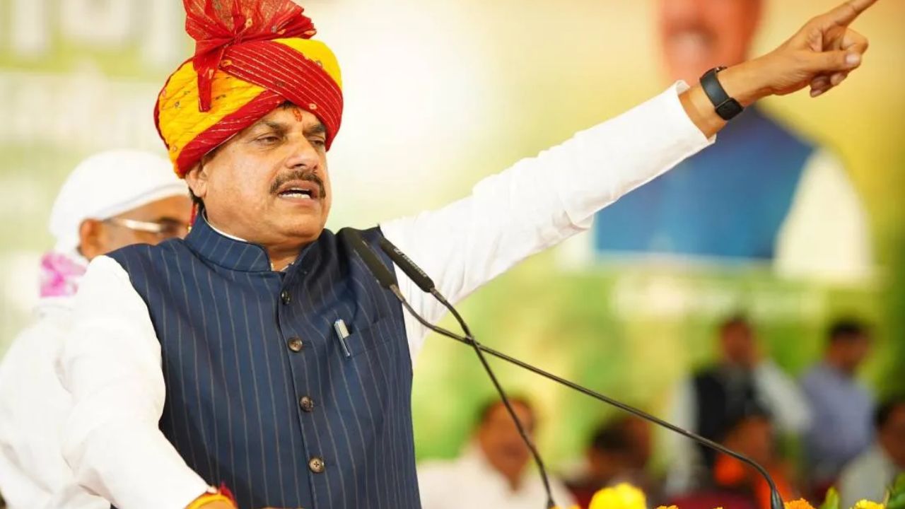 लाड़ली बहनों के खाते में आएंगे 1500-1500 रुपए, 144 करोड़ के विकास कार्यों का भूमिपूजन, CM मोहन देंगे बड़ी सौगात लाड़ली बहनों के खाते में आएंगे 1500-1500 रुपए, 144 करोड़ के विकास कार्यों का भूमिपूजन, CM मोहन देंगे बड़ी सौगात