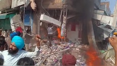 पंजाब में एंटी ड्रग एक्टिविस्‍ट परविंदर झोटा की हत्‍या के बाद हिंसा, मानसा में गुस्साई भीड़ ने जलाई आरोपी की दुकान