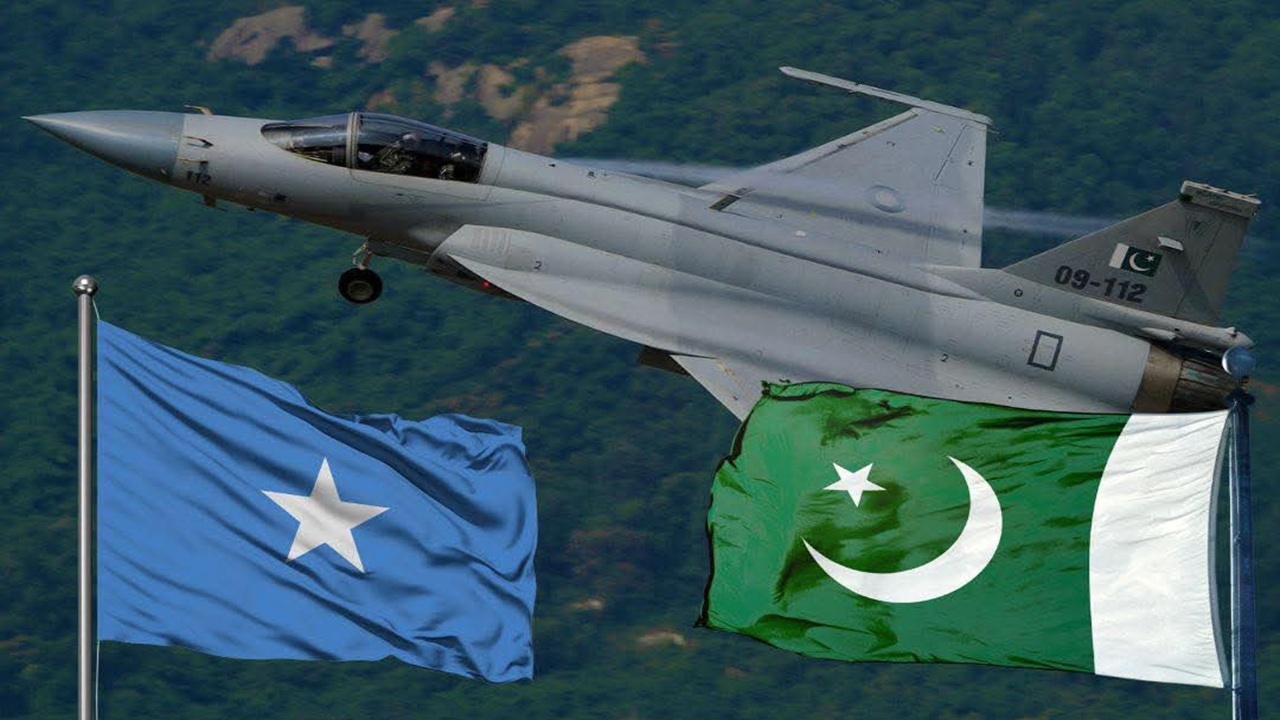 जल दस्युओं के लिए कुख्यात देश को JF-17 बेचेगा पाकिस्तान, सोमालिया ने डील फाइनल कर दी? जल दस्युओं के लिए कुख्यात देश को JF-17 बेचेगा पाकिस्तान, सोमालिया ने डील फाइनल कर दी?