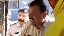 भोपाल: प्रदर्शन कर रहे आदिवासी छात्रों को TI ने सरेआम दी गालियां और धमकी, वीडियो वायरल होने के बाद हुए सस्पेंड
