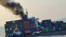 Strait of Hormuz में बारूदी धमाका, 2500 कंटेनर लेकर डूबा विदेशी जहाज, सामने आया वीडियो