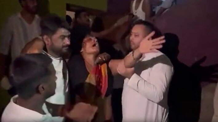 दिल्ली से आते ही राघोपुर पहुंचे तेजस्वी यादव: पीड़ित परिजनों से की मुलाकात, नाव हादसे में 13 बच्चों की हुई है दर्दनाक मौत