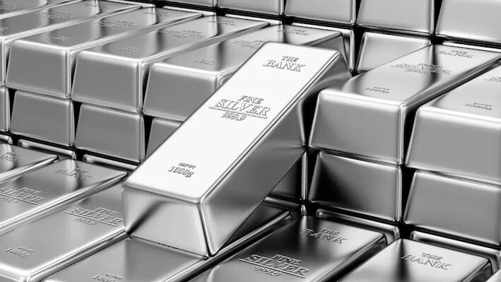 Gold Silver Price Crash: महंगाई के मोर्चे पर बुरी खबर से सहमा बाजार, US में आंकड़े आते ही क्रैश हुई चांदी