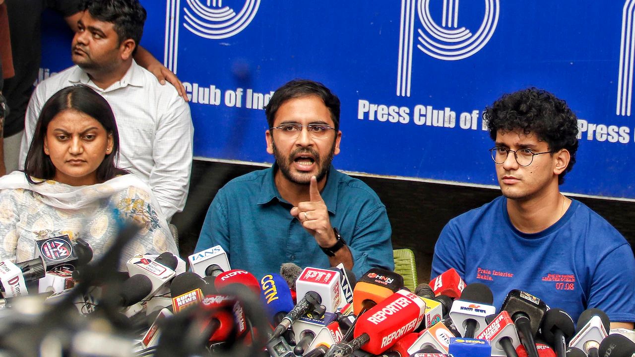 नेता जेल में, समर्थक गायब! 81 दिन में CJP के साथ ऐसा क्या हुआ कि सड़कों से भीड़ गायब हो गई? नेता जेल में, समर्थक गायब! 81 दिन में CJP के साथ ऐसा क्या हुआ कि सड़कों से भीड़ गायब हो गई?