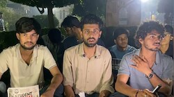 जामिया में कोई भूख हड़ताल पर तो कोई नींद हड़ताल पर, आखिर क्या है छात्रों की मांग?
