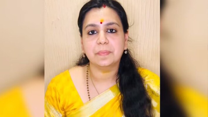पूर्व DM दिव्या मित्तल की राजनीति में एंट्री: नई पार्टी 'जननीति भारत' का ऐलान, जानिए कहां से ठोकेंगी चुनावी ताल!