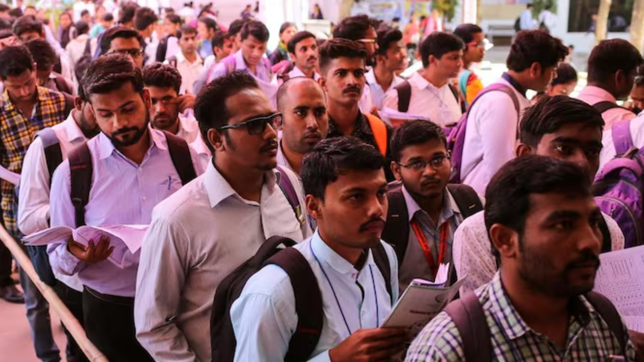अर्थव्यवस्था के लिए राहत का संकेत, सितंबर में 5% पर स्थिर रही बेरोजगारी दर, जानिए क्या होगा असर? अर्थव्यवस्था के लिए राहत का संकेत, सितंबर में 5% पर स्थिर रही बेरोजगारी दर, जानिए क्या होगा असर?