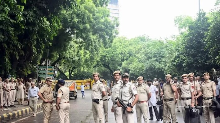 27 हजार जवान... चप्पे-चप्पे पर पहरा; तिरंगा यात्रा से पहले दिल्ली में सुरक्षा सख्त