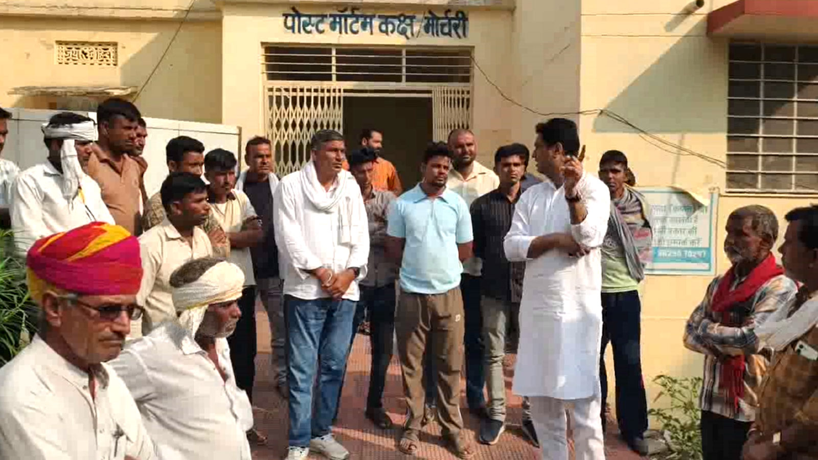 किशनगढ़ में भीषण सड़क हादसा: मां-बेटी समेत 3 की मौत, पाटन चौराहे पर फ्लाईओवर की मांग तेज किशनगढ़ में भीषण सड़क हादसा: मां-बेटी समेत 3 की मौत, पाटन चौराहे पर फ्लाईओवर की मांग तेज