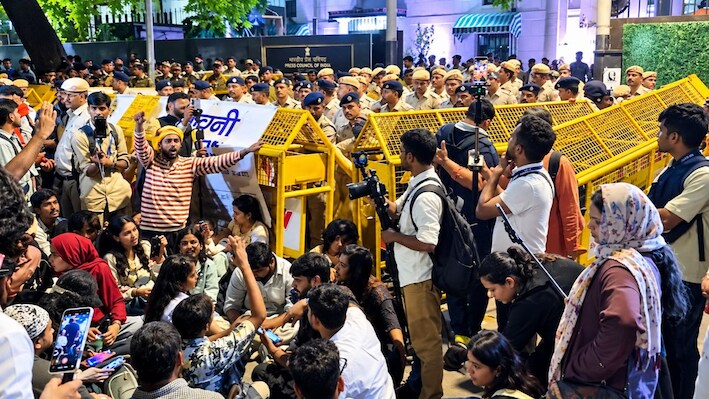 निष्पक्ष रहें और विरोध में शामिल न हों... प्रदर्शन कवर करने वाले पत्रकारों को PCI का नया दिशा-निर्देश, इन नियमों को मानना होगा जरूरी