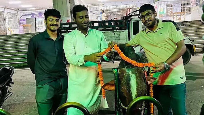 बांग्लादेश में हिंदुओं पर जुल्म की इंतहा! जगन्नाथ यूनिवर्सिटी में पहले की 'बीफ' पार्टी, अब नवरात्रि में गोहत्या प्लान कर रहे कट्टरपंथी