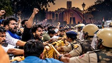 'सोच वाली जहर' के युवा हुए शिकार: दिमागी नक्सलियों पर RSS की 'नारी शक्ति' का करारा प्रहार