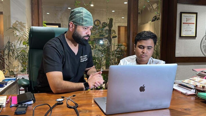 सिर्फ 30 रुपये में एंटीबायोटिक की जांच और पसीने से डिहाइड्रेशन का अलर्ट, जानिए 15 वर्षीय ध्रुव के दो शानदार प्रोटोटाइप
