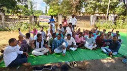 छत्तीसगढ़ में पटवारियों की अनिश्चिकालीन हड़ताल से राजस्व काम ठप, वेतन विसंगति और प्रमोशन को लेकर अड़े