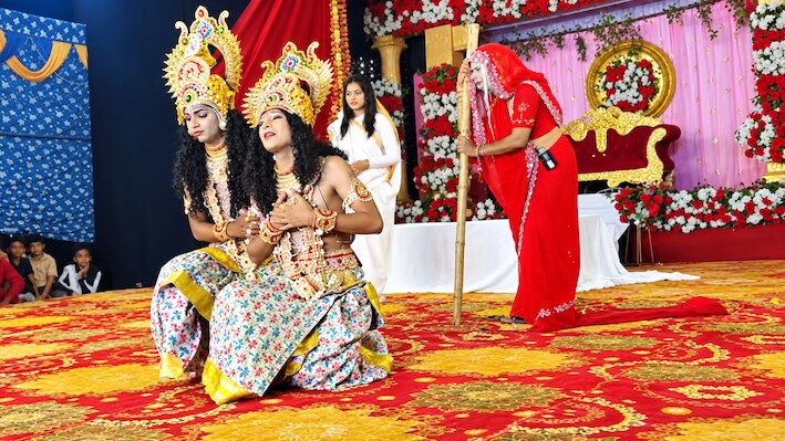 Ramlila में राम-भरत मिलाप देख नम हुईं रामभक्तों की आंखें, केवट प्रसंग ने मोहा मन; नशे से दूर रहने का दिया संदेश