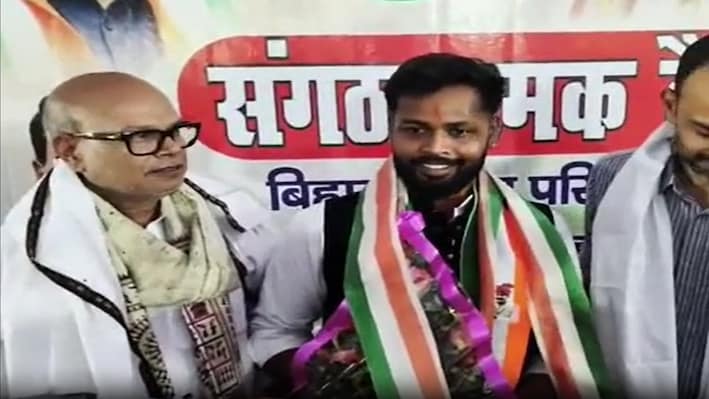 भागपुर में जदयू को बड़ा झटका, पूर्व विधायक गोपाल मंडल के बेटे आशीष कांग्रेस में शामिल