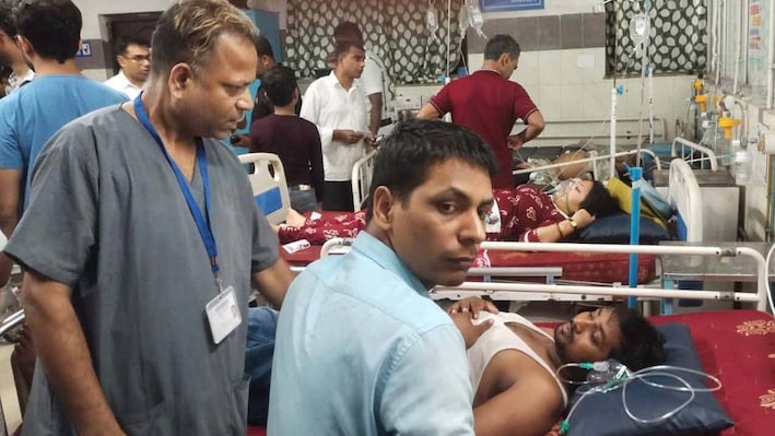 कोलकाता हादसे के बाद राज्य के सभी दुर्गा पंडालों  में सख्ती, तमाम मंडपों की फॉरेंसिक जांच कराएंगे CM सुवेंदु