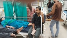सप्तमी पर दुर्गा पूजा पंडाल में उमड़ी थी भीड़... तभी हो गई बारिश, कोलकाता में भगदड़ की ये थी वजह! हेल्पलाइन नंबर जारी