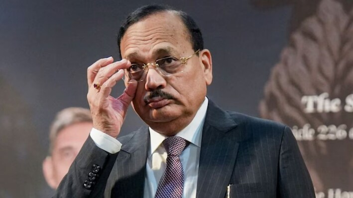 'वकालत कमजोर दिल वालों के लिए नहीं...', लॉ ग्रेजुएट्स को CJI की खरी-खरी, दी ये बड़ी सीख