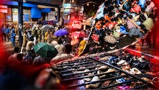Kolkata: दुर्गा पूजा के पंडाल में भगदड़ से 19 की मौत, 25 से ज्यादा लोग जख्मी; आयोजक हिरासत में