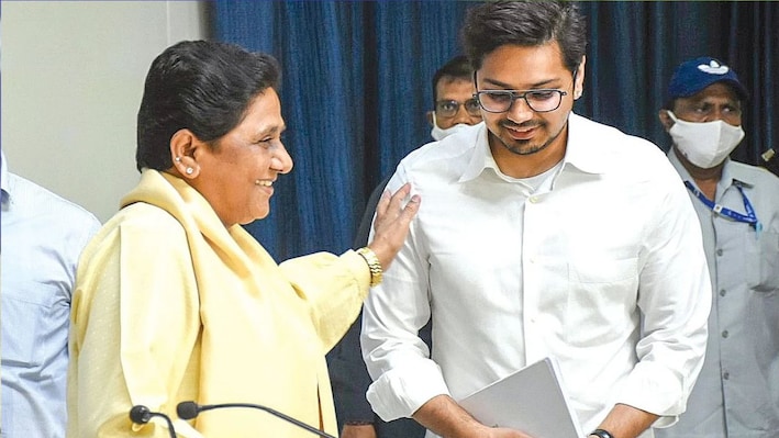 मायावती का बड़ा ऐलान-आकाश आनंद संभालेंगे चुनावी कमान, अशोक सिद्धार्थ की पार्टी में वापसी के सभी रास्ते बंद
