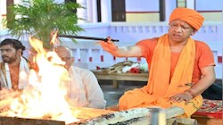 नवरात्र महापर्व: गोरक्षपीठाधीश्वर के रूप में सीएम योगी निभाएंगे परंपरा, महानिशा पूजन से विजयादशमी शोभायात्रा तक रहेंगे मौजूद