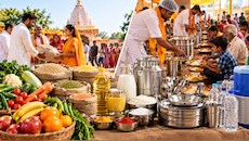भंडारे में क्या दान करना होता है शुभ? जानिए जरूरी चीजें और उनका महत्व