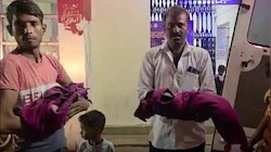 अलवर में चलती एंबुलेंस के अंदर गूंजी किलकारी: महिला ने जुड़वां बच्चों को दिया जन्म
