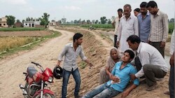 करनाल में 19 साल के सचिन पर 7-8 युवकों ने किया हमला, पेट में चाकू लगने से हालत गंभीर