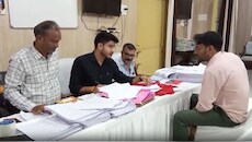 पंचायत चुनाव से पहले कांग्रेस प्रत्याशी की खुली हिस्ट्रीशीट: चंद्रप्रकाश मीणा पर दर्ज हैं 11 आपराधिक मामले