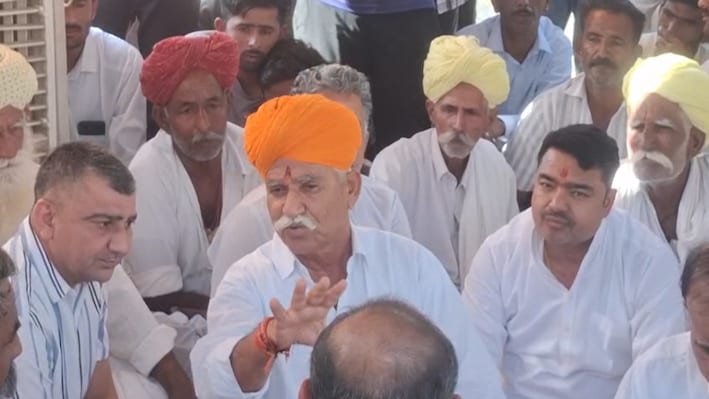 258 दिन बाद खत्म हुआ रामगढ़ का धरना: विधायक छोटूसिंह भाटी ने जूस पिलाकर तुड़वाया अनशन