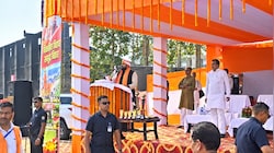 सीएम सम्राट चौधरी का भीड़ ने तोड़ा सुरक्षा घेरा, पुलिस ने दिखाई सख्ती तो भड़क गए, बोले- 'कॉमन सेंस नाम की चीज नहीं है, बेवकूफ!'