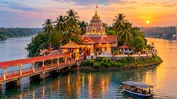 कर्नाटक का दुर्गा परमेश्वरी मंदिर: नदी के बीचों बीच स्थित है माता का ये पवित्र धाम, जानें इसकी पौराणिक कथा