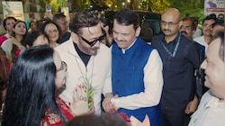 टाइगर श्रॉफ पर हमले के एक दिन बाद सीएम फडणवीस से मिले जैकी श्रॉफ, सामने आईं मुलाकात की तस्वीरें